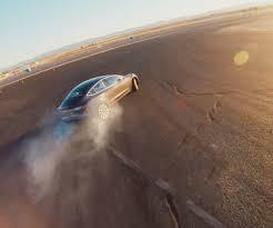 Двухмоторные Tesla Model 3 обучили дрифту
