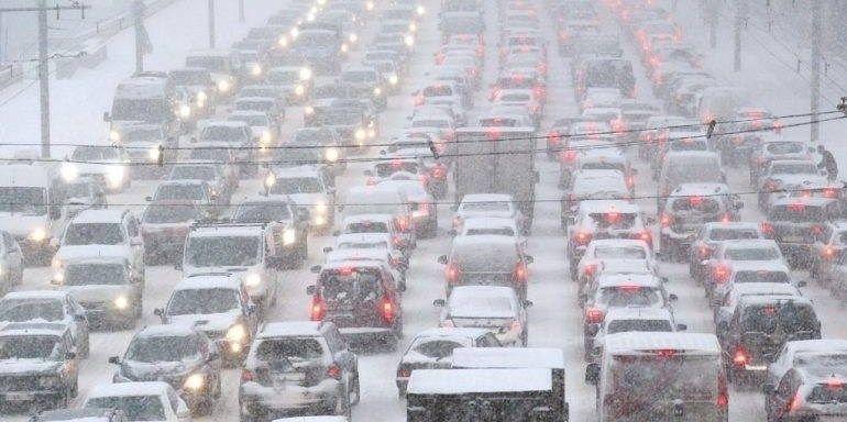 В Киеве из-за снегопада произошло почти 300 ДТП