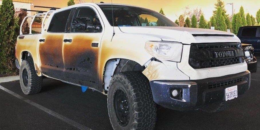 Toyota подарит новый пикап медбрату, спасшему пациентов ценой своей Toyota Tundra