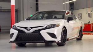 Toyota показала заряженные Avalon TRD и Camry TRD