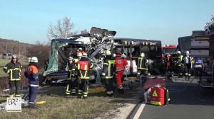 В Германии два автобуса столкнулись лоб в лоб