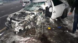 Водитель Toyota Camry чудом выжил в страшном ДТП в Алматы