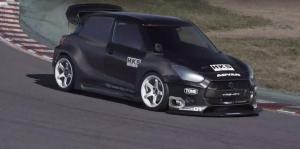Японцы построили Suzuki Swift с водительским креслом по центру