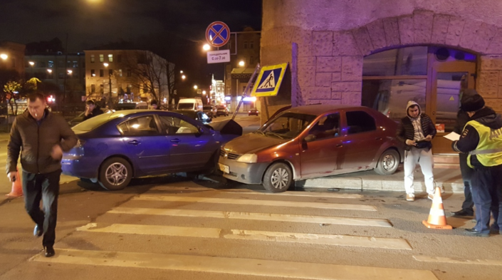 В Петербурге в ДТП пострадали двое детей