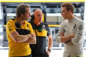 Артём Маркелов сядет за руль Renault F1 на тестах
