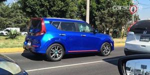 Кроссовер Kia Soul нового поколения заметили без камуфляжа