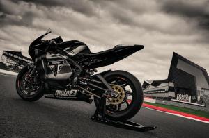 Трехцилиндровый двигатель Triumph Moto2 2019