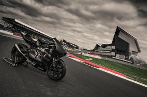 Трехцилиндровый двигатель Triumph Moto2 2019