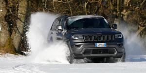 Jeep отзовет 717-сильные внедорожники Grand Cherokee в России