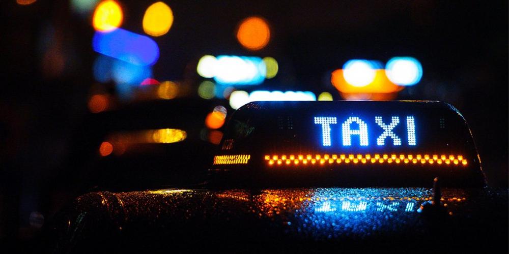Автомобили такси начали эвакуировать за отсутствие техконтроля