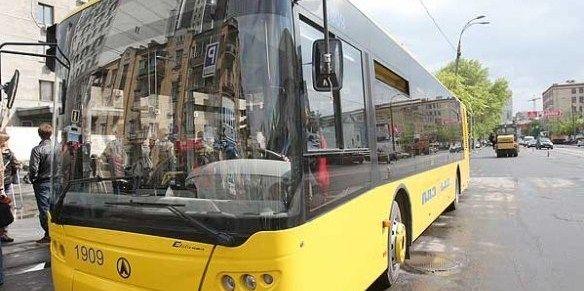 В Киеве один из автобусов изменит маршрут