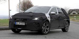 Внедорожная версия KIA Ceed тестируется в камуфляже
