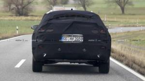Внедорожная версия KIA Ceed тестируется в камуфляже