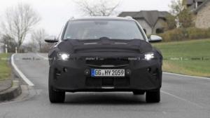 Внедорожная версия KIA Ceed тестируется в камуфляже