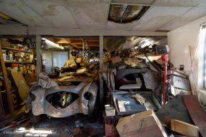 Редчайшие ретро-авто обнаружили среди груды хлама в старом гараже