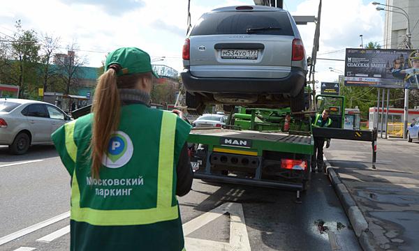 Сотрудников АМПП отправят дежурить на парковки с повышенными тарифами
