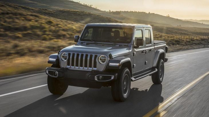 Jeep отказался от 4-цилиндрового бензинового двигателя на пикапе Gladiator
