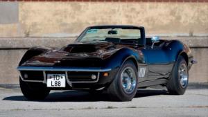 Chevrolet Corvette 60-х продадут по цене суперкаров