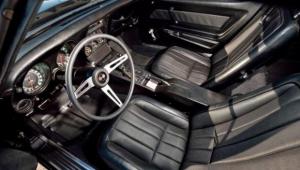 Chevrolet Corvette 60-х продадут по цене суперкаров