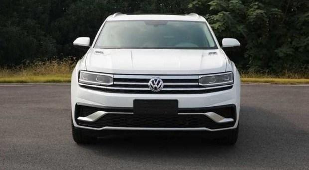 В Сети появились фотографии пятиместной версии вседорожника Volkswagen Teramont