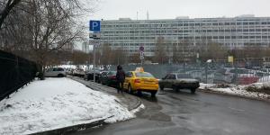 Парковку в Москве на новогодних праздниках сделают бесплатной
