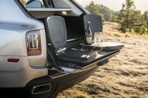«Живые» внедорожники Rolls-Royce Cullinan прибыли в Россию