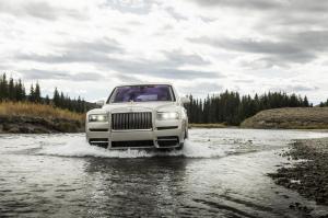 «Живые» внедорожники Rolls-Royce Cullinan прибыли в Россию