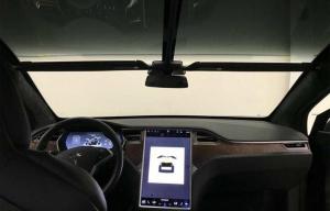 Мексиканцы превратили Tesla Model X в электрический бронемобиль