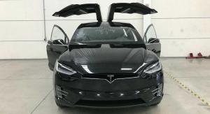 Мексиканцы превратили Tesla Model X в электрический бронемобиль