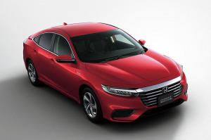 В Японии стартовали продажи новой Honda Insight