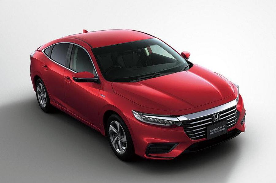 В Японии стартовали продажи новой Honda Insight