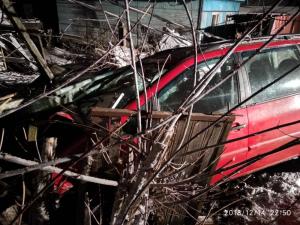 В Бобруйске женщина на Ford не справилась с авто, сбила двух человек и врезалась в дом