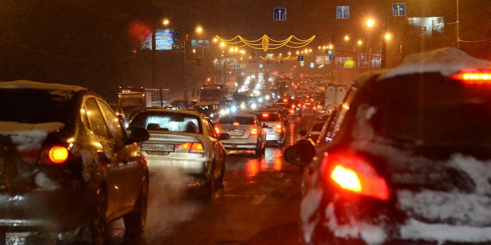 Москвичей предупредили о начале новогодних пробок