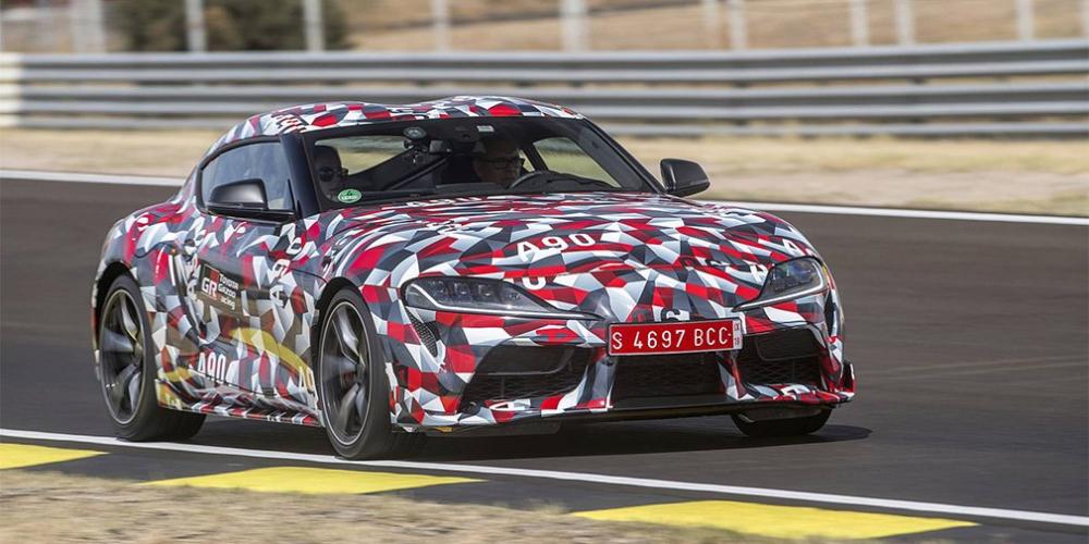 Камуфляж новой Toyota Supra превратили в оберточную бумагу