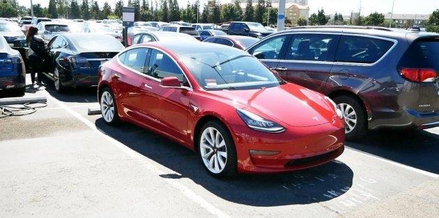 Компания Tesla готовится начать поставки своих электромобилей в Европу