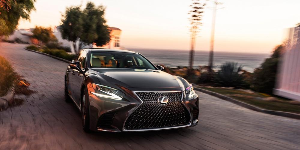 Lexus отзывает около 400 автомобилей в России