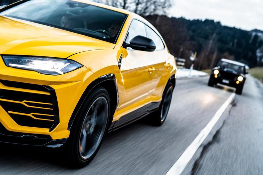 Видео: Lamborghini Urus и LM002 отправились в праздничное путешествие по Италии