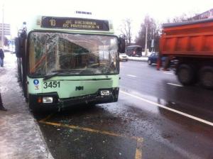 В Минске троллейбус врезался в автобус: пострадали восемь человек