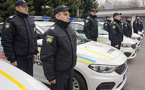 Полиция Киева осваивает новые модели патрульных автомобилей
