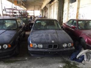 В Болгарии нашли забытый склад с новыми «пятерками» BMW из 1990-х