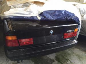В Болгарии нашли забытый склад с новыми «пятерками» BMW из 1990-х