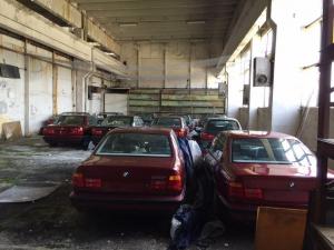 В Болгарии нашли забытый склад с новыми «пятерками» BMW из 1990-х