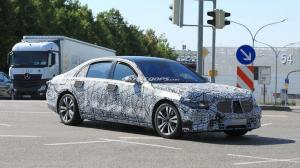 Mercedes оснастит новое поколение S-Class только гибридными двигателями