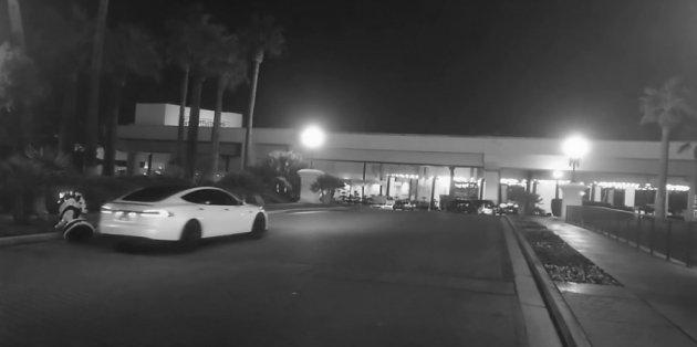 Любимый робот Путина стал жертвой электрокара Tesla