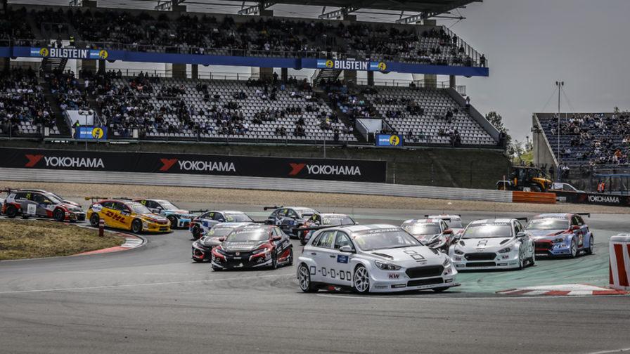 WTCR отказалась от трансляции первой гонки в интернете