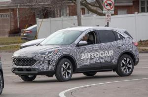 Ford Kuga третьего поколения активно теряет камуфляж