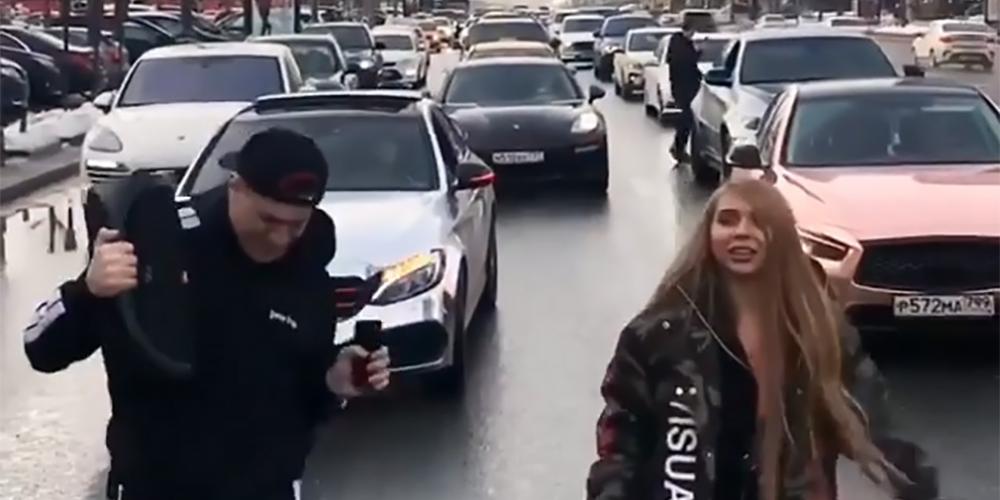 В Москве блогеры перекрыли Новый Арбат ради съемок клипа