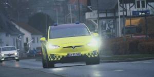 Tesla Model X преобразована в «электрическую скорую помощь» в Дании