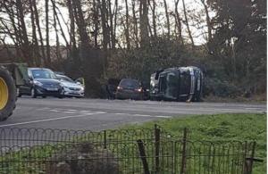 97-летний муж королевы Елизаветы II за рулем Land Rover попал в ДТП