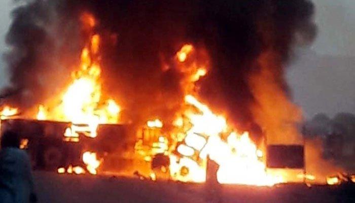В Пакистане при ДТП погибли 27 человек